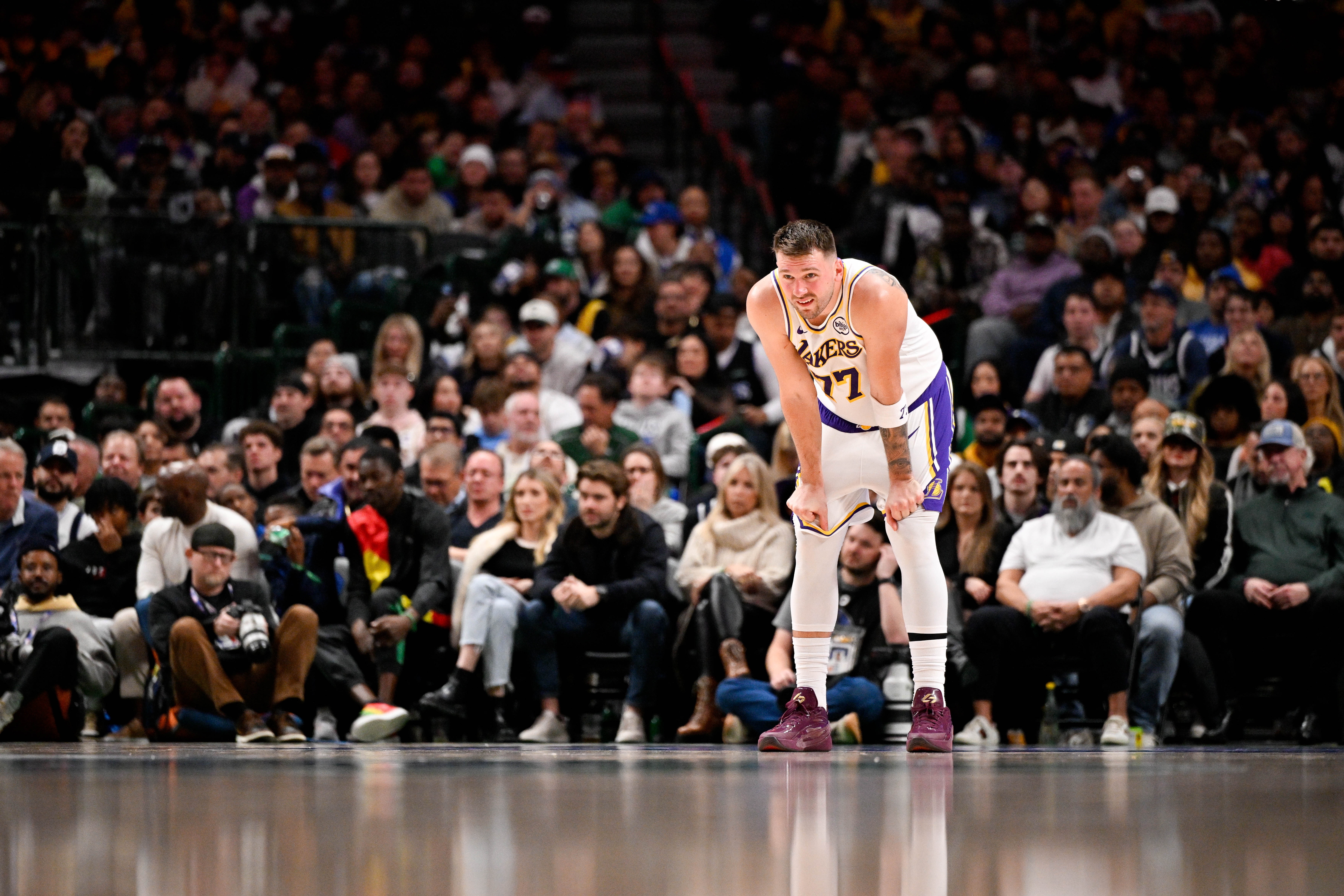 pg电子游戏官网官方网站-东契奇46分11助！名记：过去快一年了 想想这笔交易还是太离谱