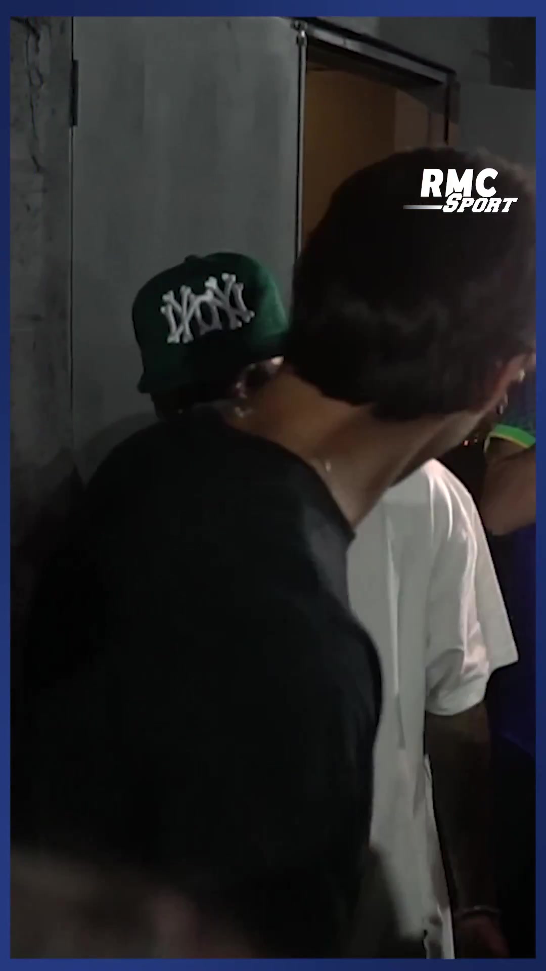 RMC：卡卡、内马尔现场观战国王联赛世界杯，为巴西队助威